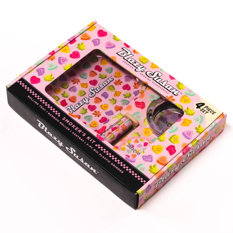 Smoker'S Kit 4 Piece Set Candy Pink |closed Box